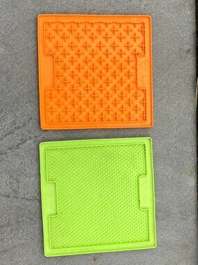 ✨ LickiMat Classic Duo | Soother (Green) & Buddy (Orange) ✨